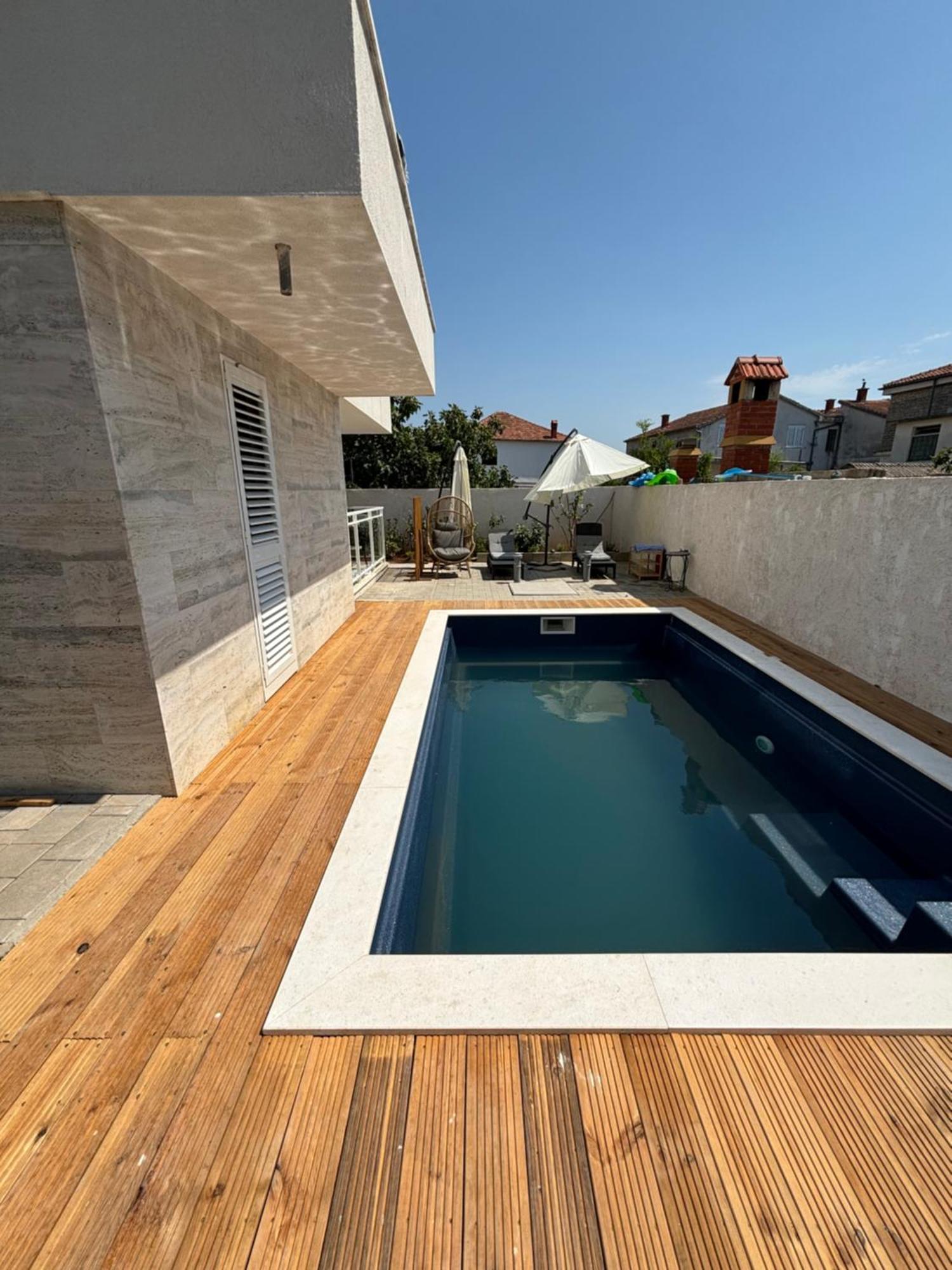 Vila Regina Apartment Rex With Swimming Pool Jezera Eksteriør bilde